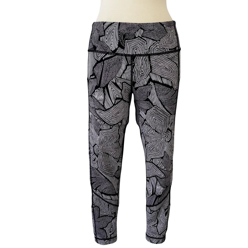 Lululemon Pace Rival Crop Leggings Full-On Luxtreme Dottie Tribe White Black 6